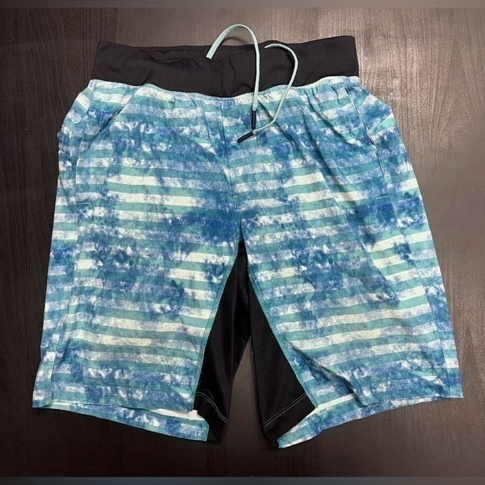 Lululemon Mens T.H.E. Short *Lined 10" - Small